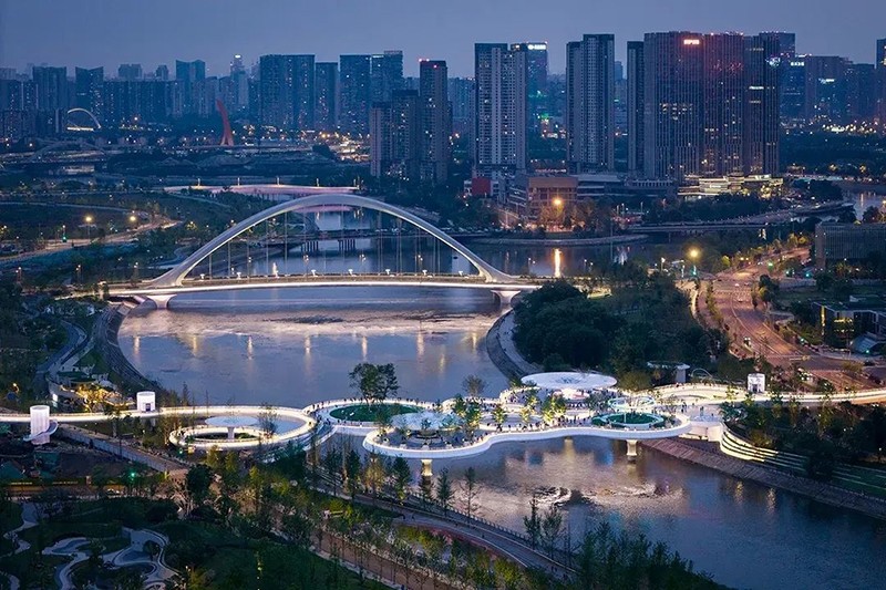 成都漂浮公園，一座橋，九種風(fēng)景